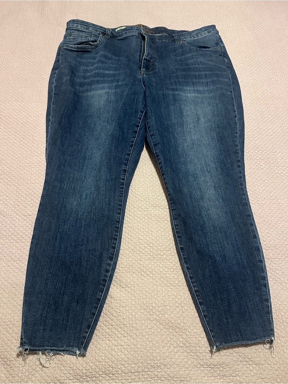 Women’s plus size 22w Kut from the Kloth Dark Blue Cropped Ankle Jeans